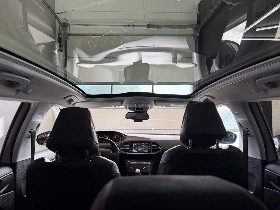 Peugeot 308 1,6 BlueHDi 120 Envy Sky SW 5d