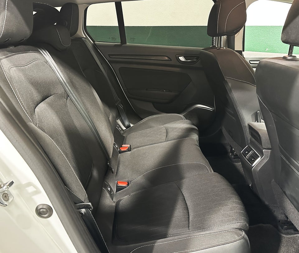 Renault Megane IV 1,3 TCe 140 Limited Sport Tourer 5d