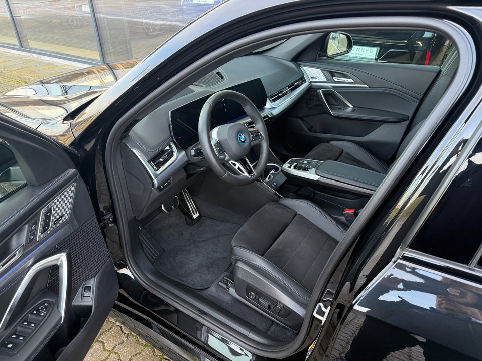BMW iX1 eDrive20 Fully Charged M-Sport 5d