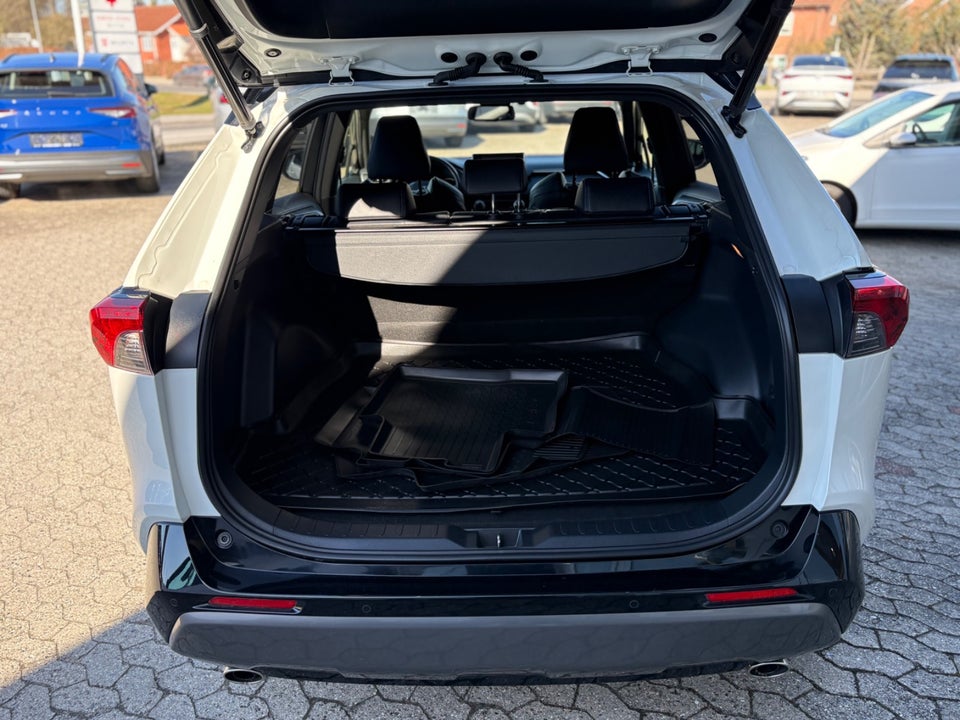 Toyota RAV4 2,5 Hybrid H3 Style MDS 5d