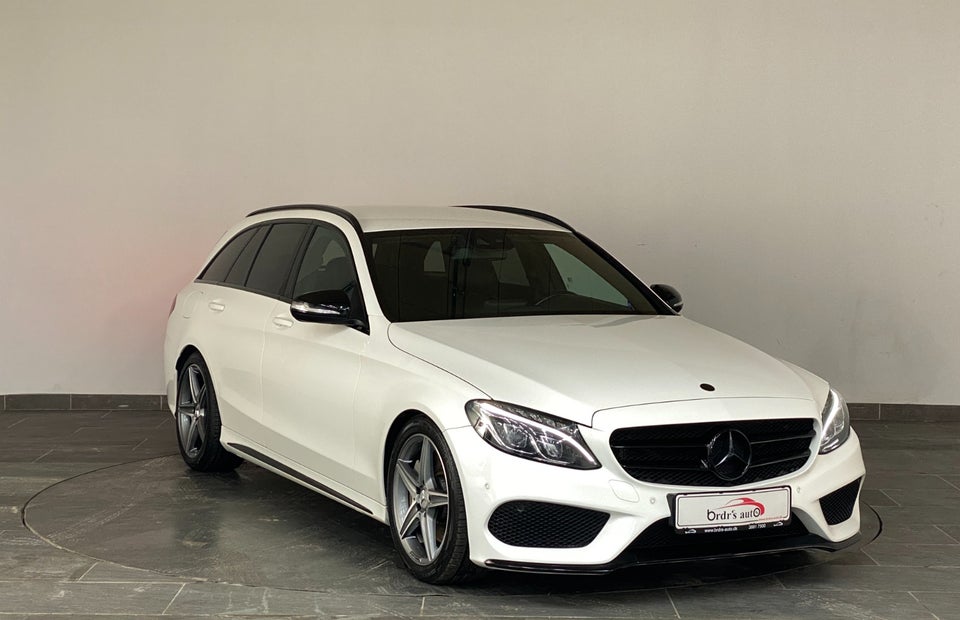 Mercedes C400 3,0 AMG Line stc. aut. 4Matic 5d