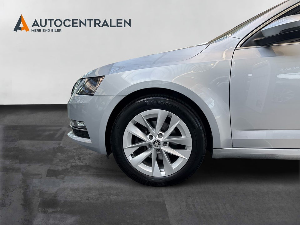 Skoda Octavia 2,0 TDi 150 Celebration Combi DSG 5d