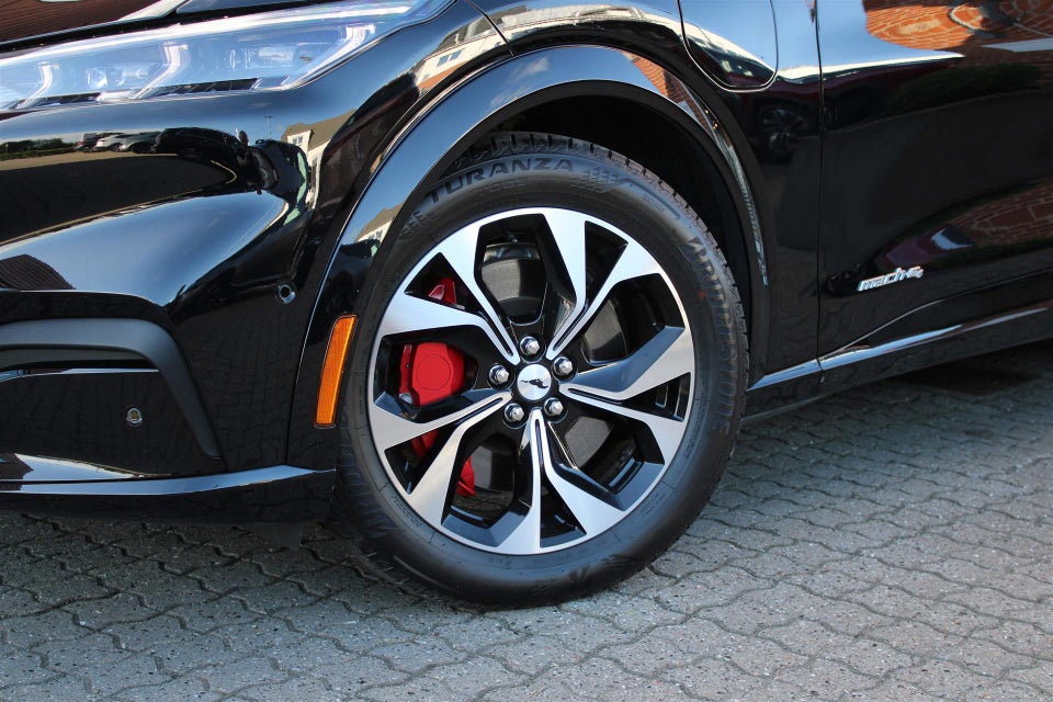 Ford Mustang Mach-E 75 Premium Standard Range AWD 5d