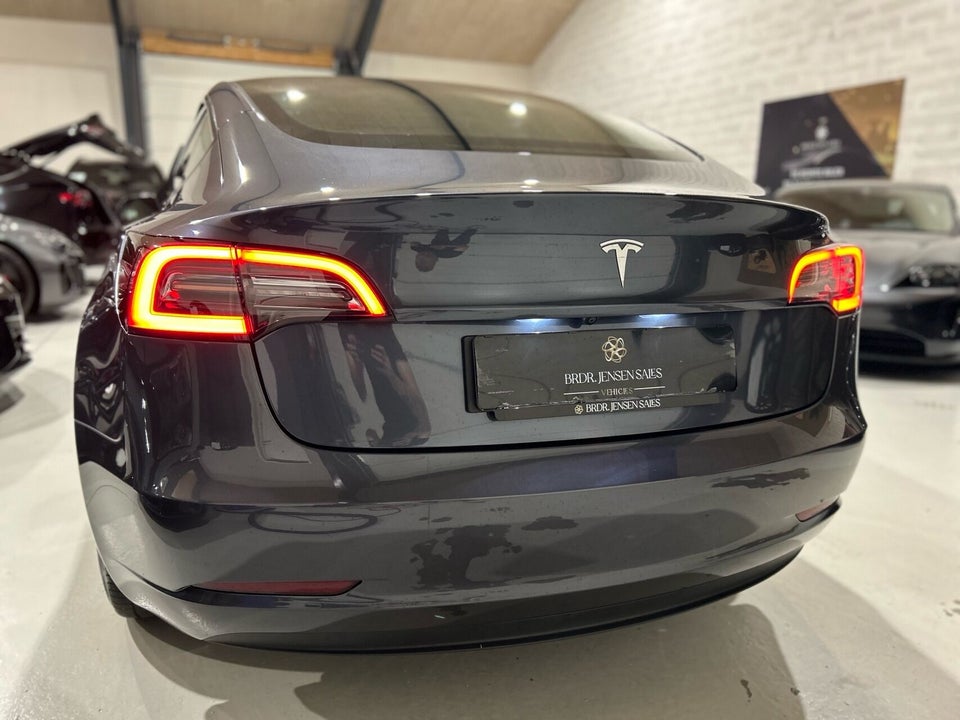 Tesla Model 3 Long Range AWD 4d