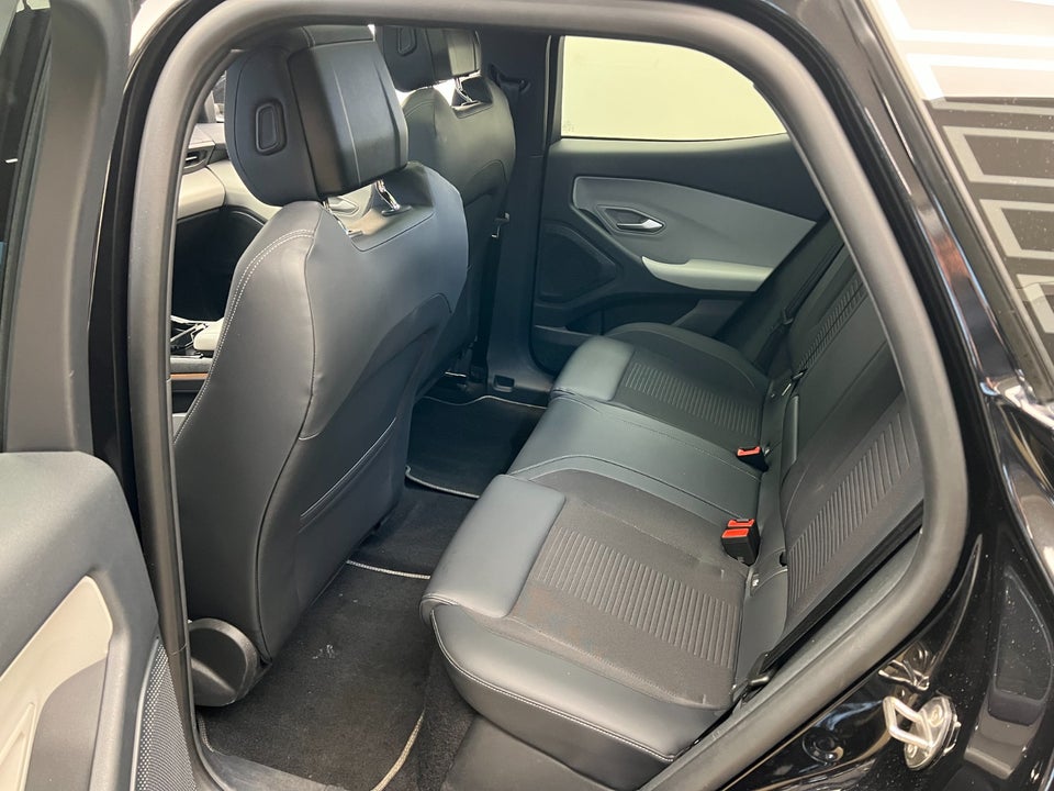 Ford Explorer 77 Premium Extended Range 5d