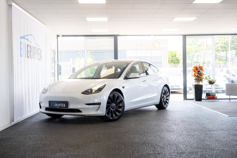 Tesla Model 3 Performance AWD 4d