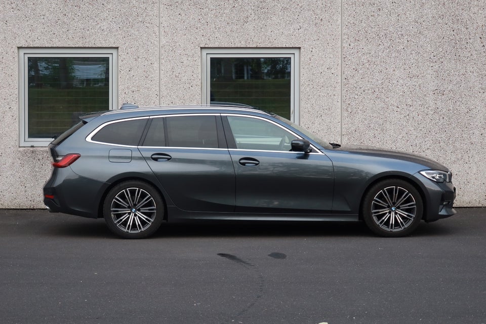 BMW 320d 2,0 Touring Connected aut. 5d