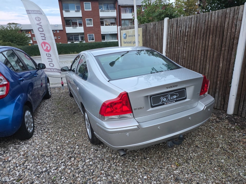 Volvo S60 2,4 140 Momentum 4d