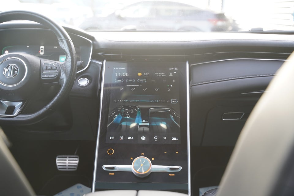 MG Marvel R Luxury 5d