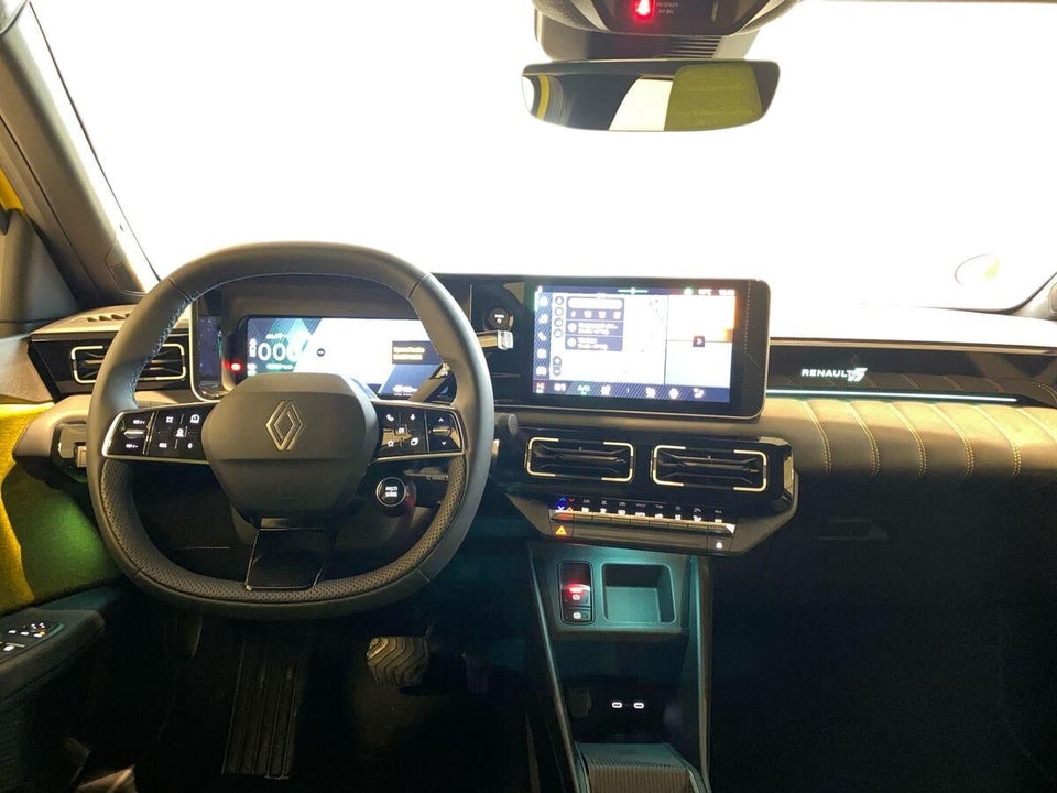 Renault 5 E-Tech 52 Iconic 5d