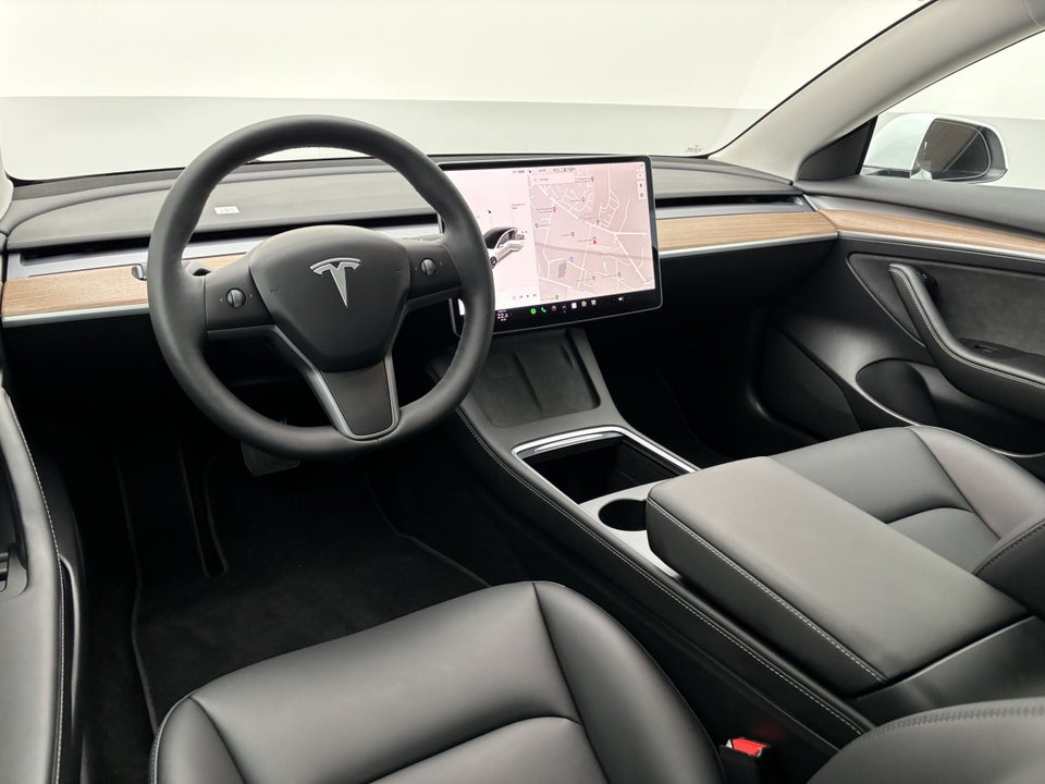 Tesla Model 3 RWD 4d