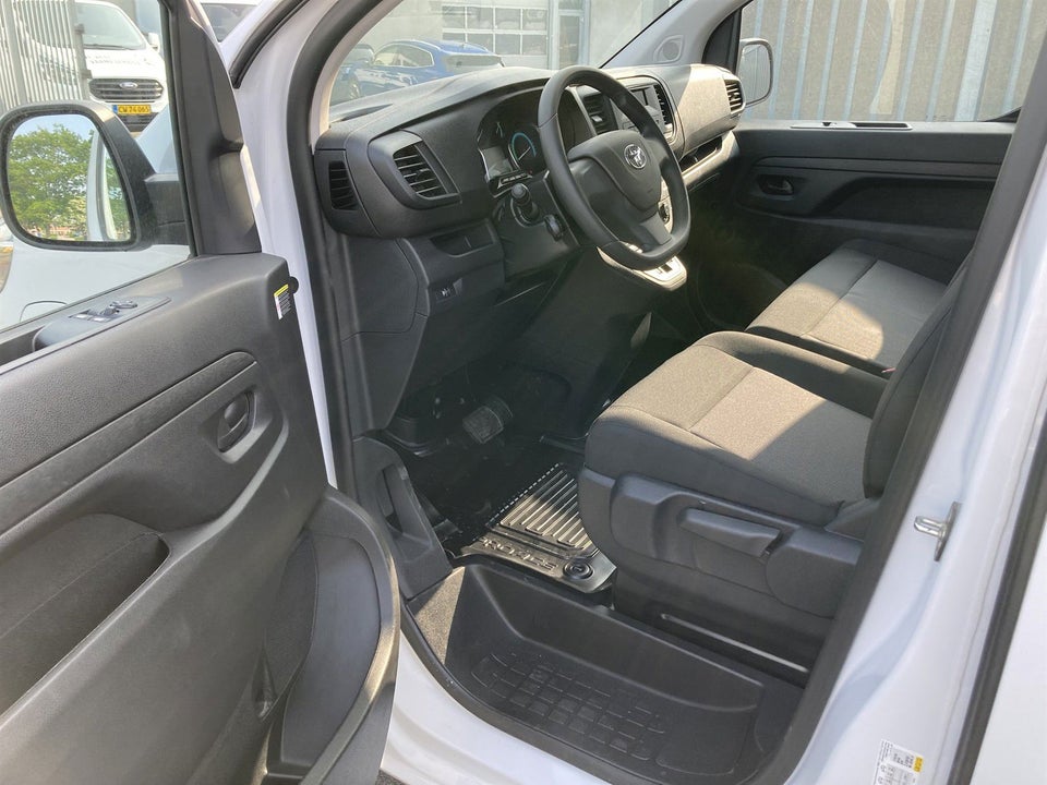 Toyota ProAce 75 Medium Comfort Master