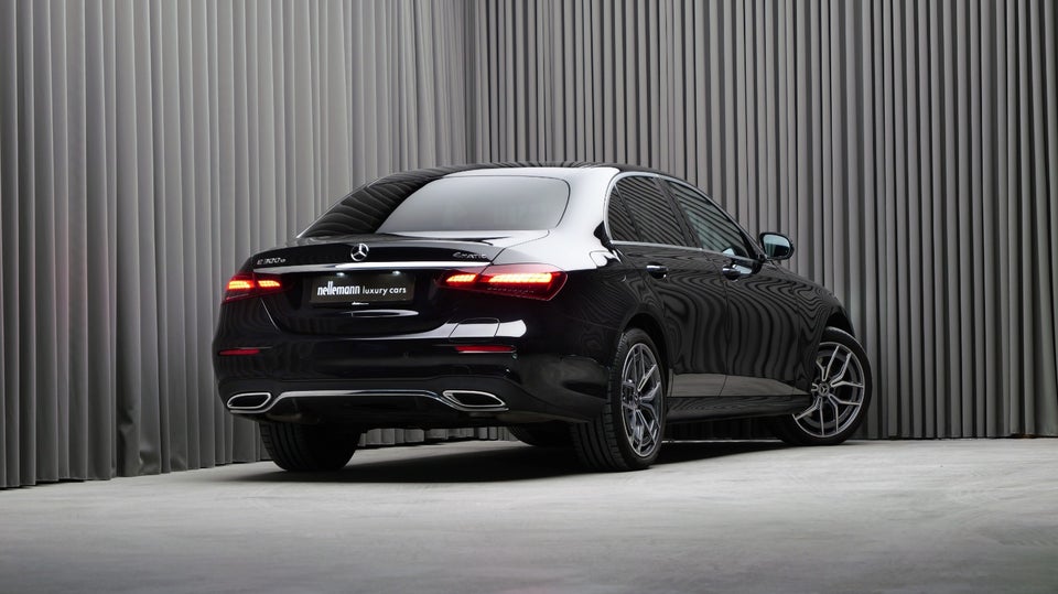 Mercedes E300 e 2,0 AMG Line aut. 4Matic 4d