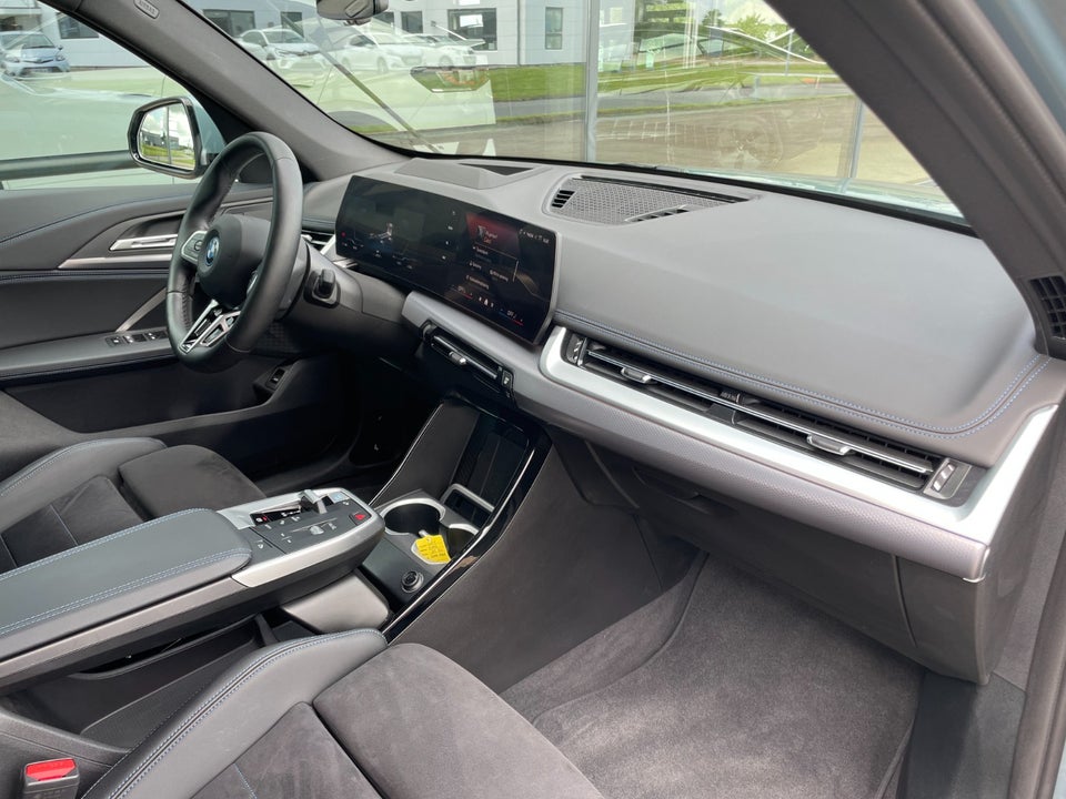 BMW iX1 eDrive20 M-Sport 5d