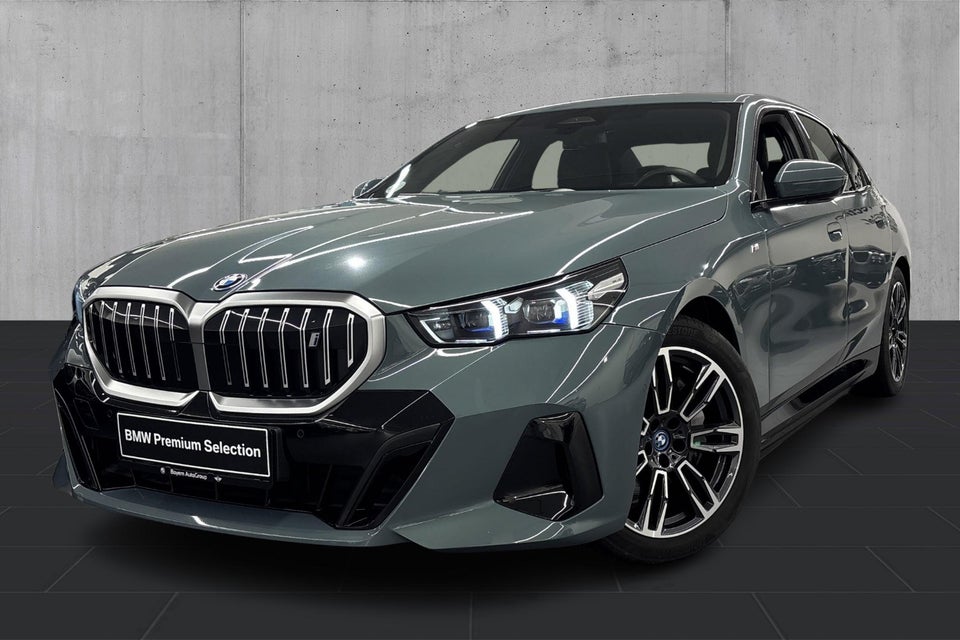 BMW i5 eDrive40 M-Sport 4d