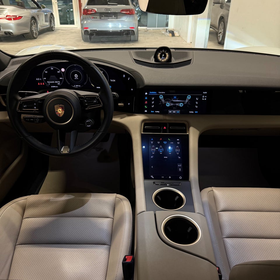 Porsche Taycan Performance+ Sport Turismo 5d