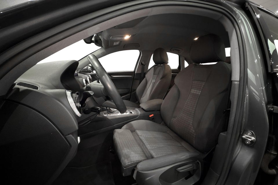 Audi A3 35 TFSi Sport Limited S-tr. 4d