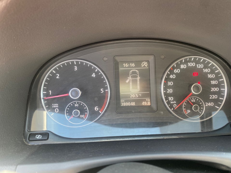 VW Touran 1,6 TDi 105 Comfortline BMT 7prs 5d