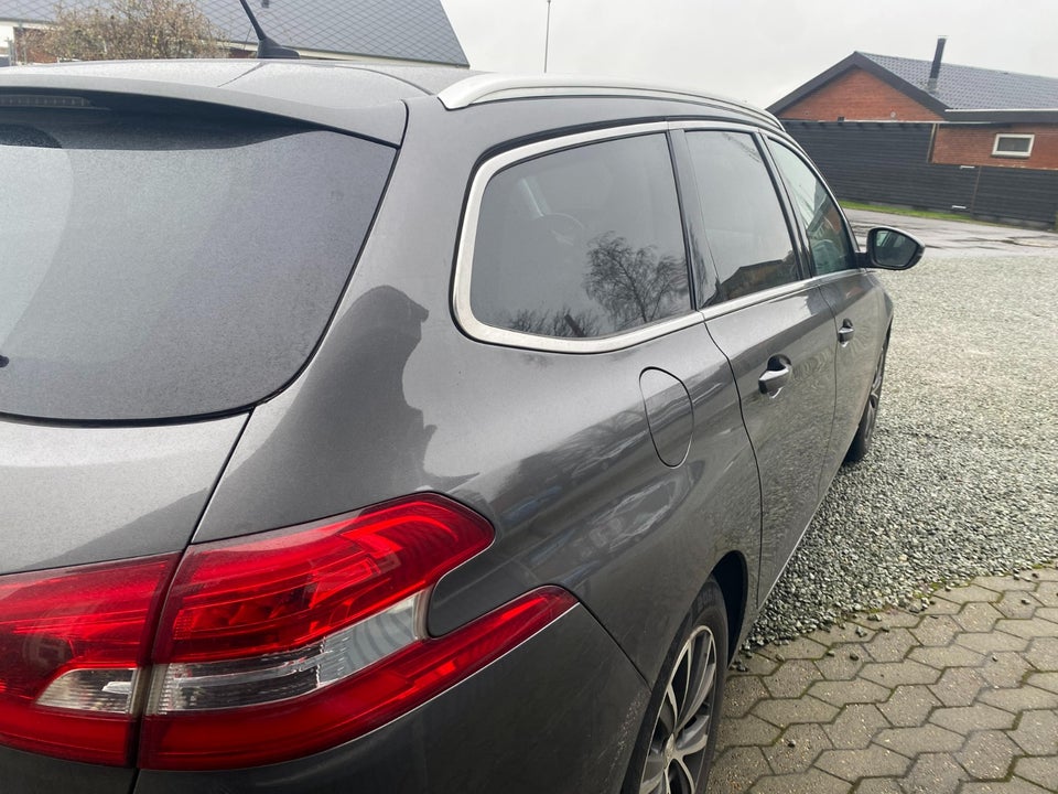 Peugeot 308 1,6 BlueHDi 120 Envy Sky SW 5d