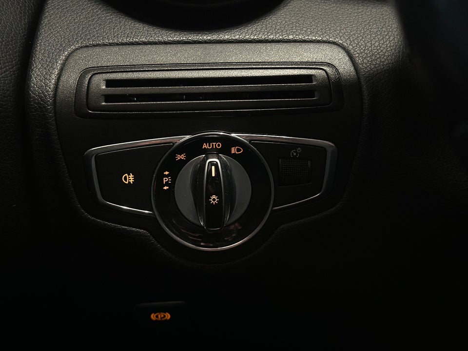 Mercedes C200 2,0 AMG Line stc. aut. 5d