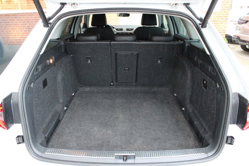 Skoda Superb 1,5 TSi 150 Style Business Combi DSG 5d