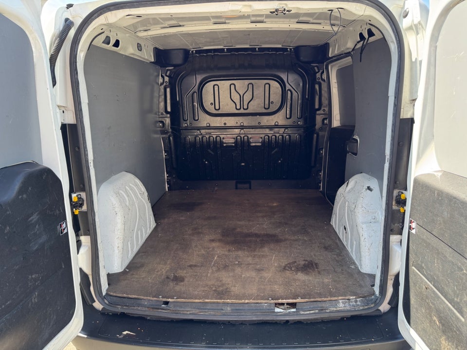 Fiat Doblò Cargo 1,6 MJT Basic L2 4d