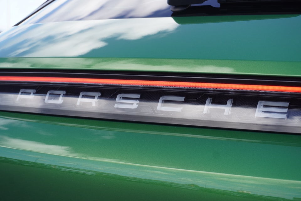 Porsche Taycan 4S Performance+ Cross Turismo 5d