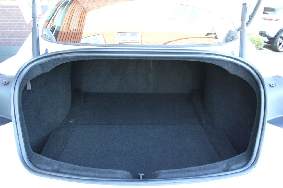 Tesla Model 3 RWD 4d