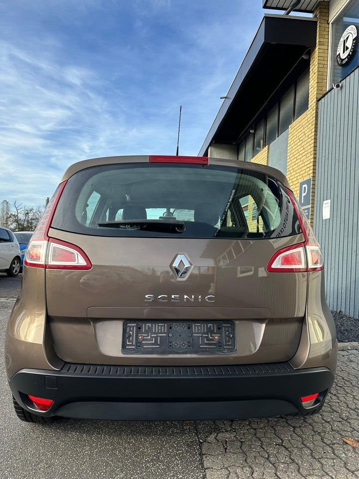 Renault Scenic III 1,6 16V Dynamique 5d