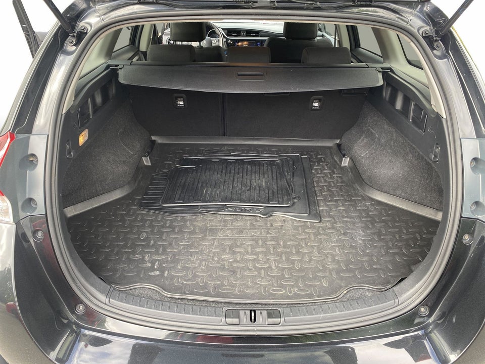 Toyota Auris 1,8 Hybrid H2 Comfort Touring Sports CVT 5d