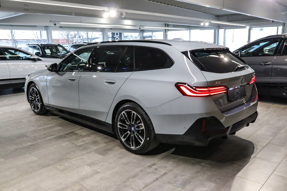BMW i5 eDrive40 Touring Fully Charged 5d