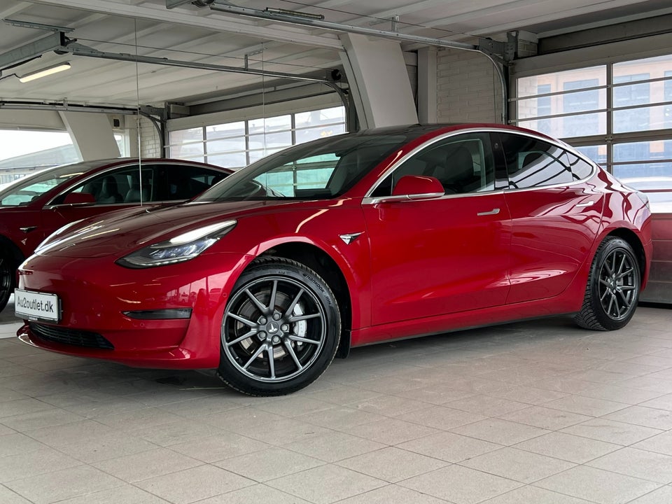 Tesla Model 3 Standard Range+ RWD 4d