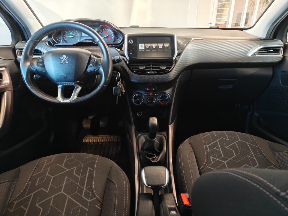Peugeot 2008 1,2 VTi 82 Active Sky 5d