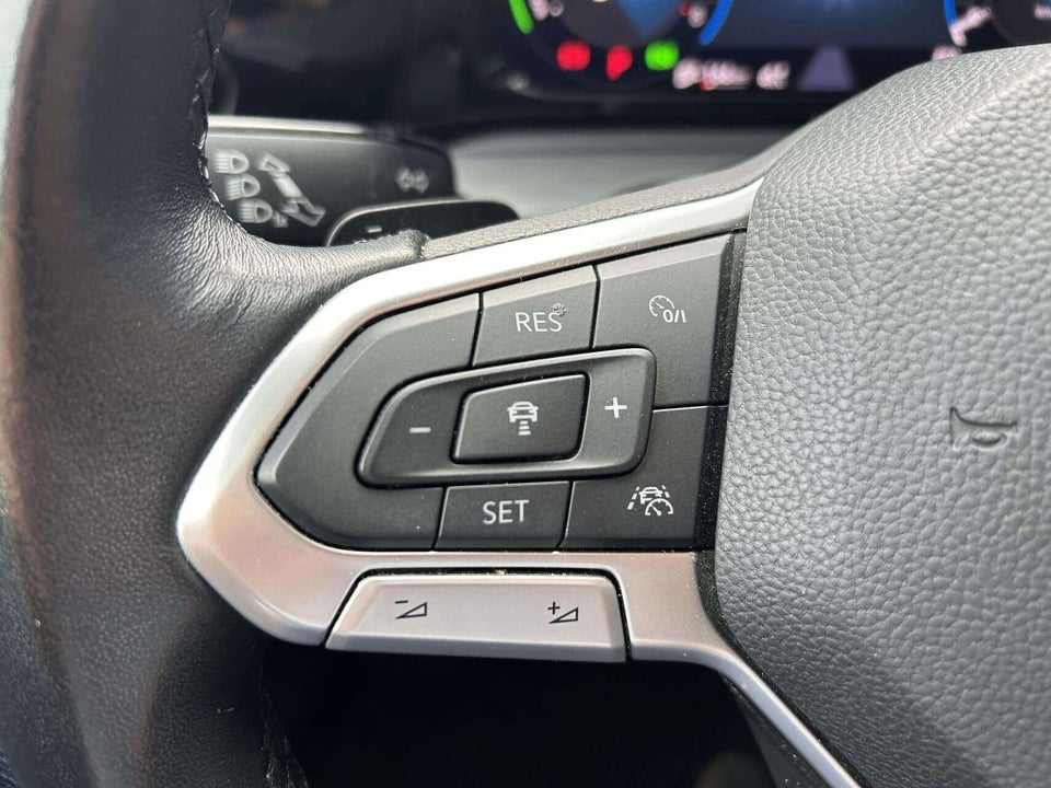 VW Golf VIII 1,4 eHybrid DSG 5d