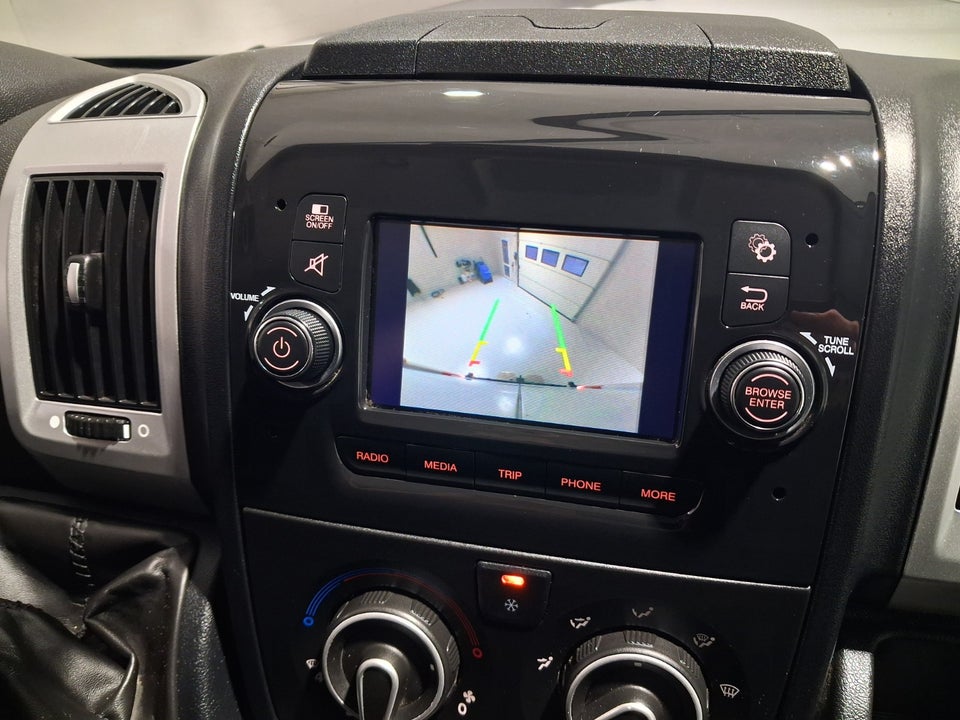 Peugeot Boxer 435 2,2 BlueHDi 165 L2H2 Premium