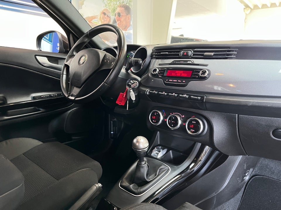 Alfa Romeo Giulietta 1,4 Turbo 120 Distinctive 5d