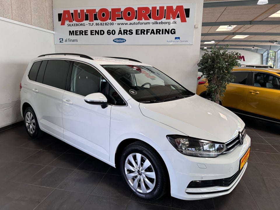 VW Touran 2,0 TDi 115 Comfortline Family DSG Van 5d