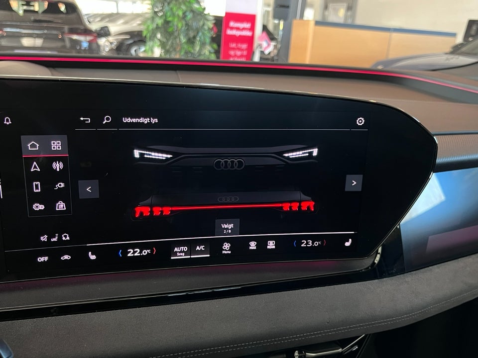 Audi SQ6 e-tron quattro 5d