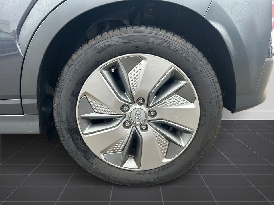 Hyundai Kona 64 EV Premium 5d