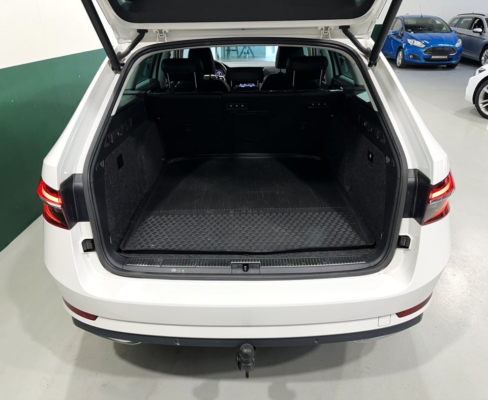 Skoda Superb 1,4 TSi iV Laurin & Klement Combi DSG 5d