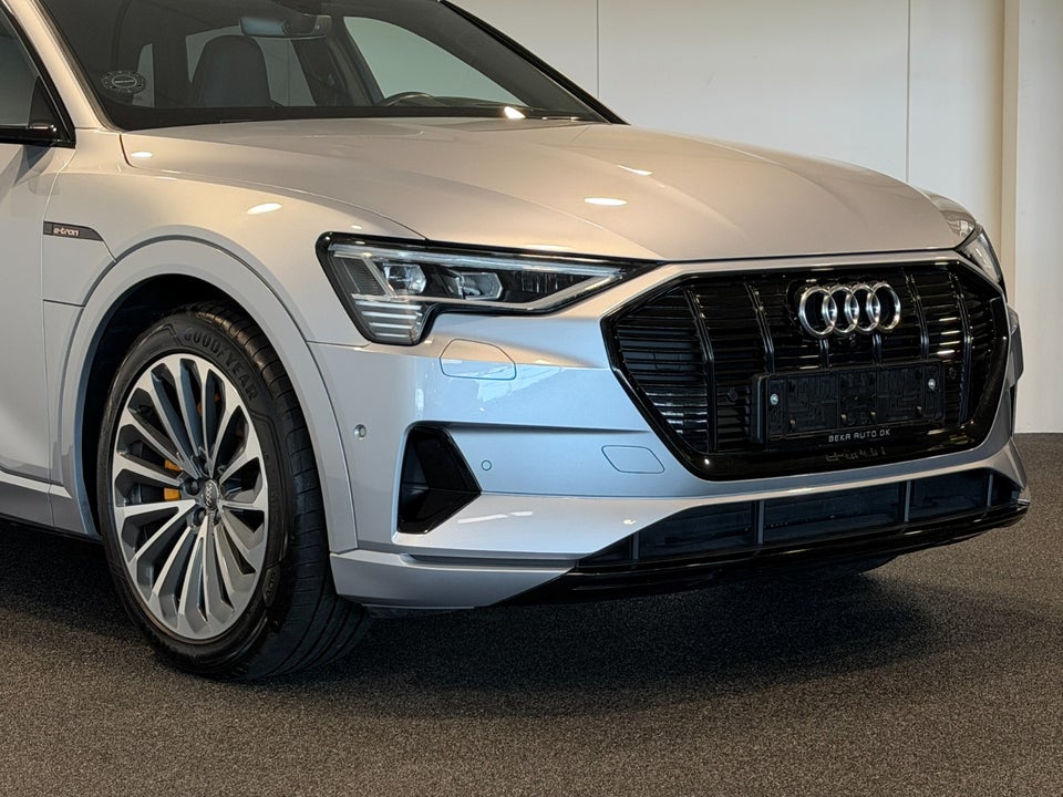 Audi e-tron 55 S-line quattro 5d