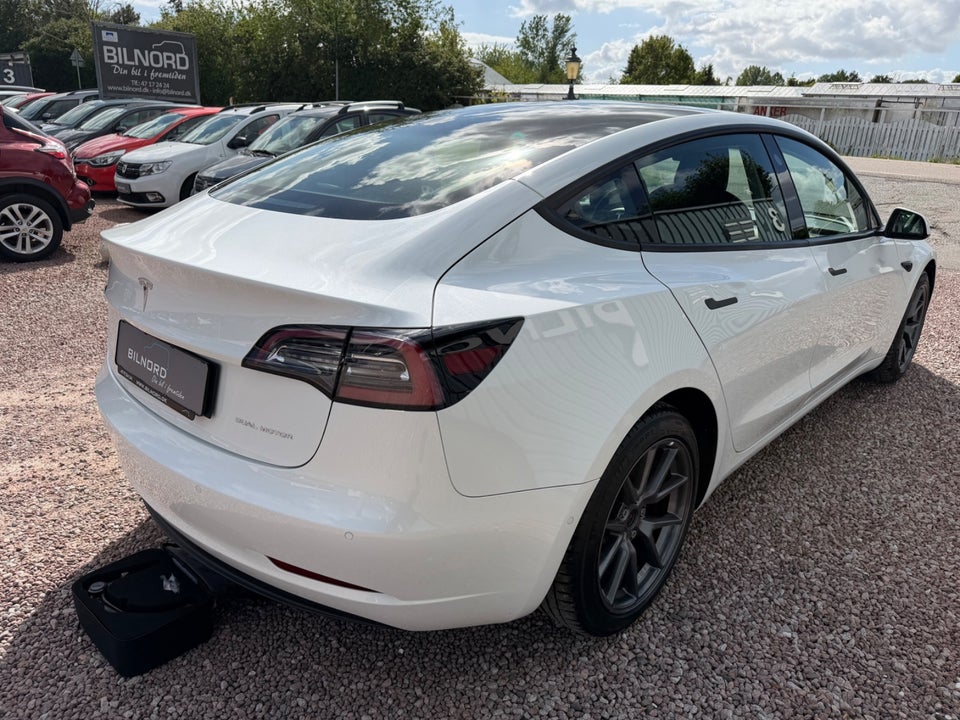 Tesla Model 3 Long Range AWD 4d