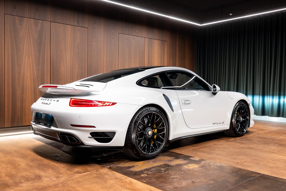 Porsche 911 Turbo S 3,8 Coupé PDK 2d