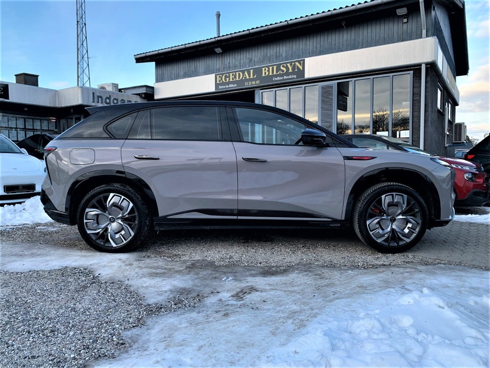 Hongqi EHS7 111 Exclusive 5d