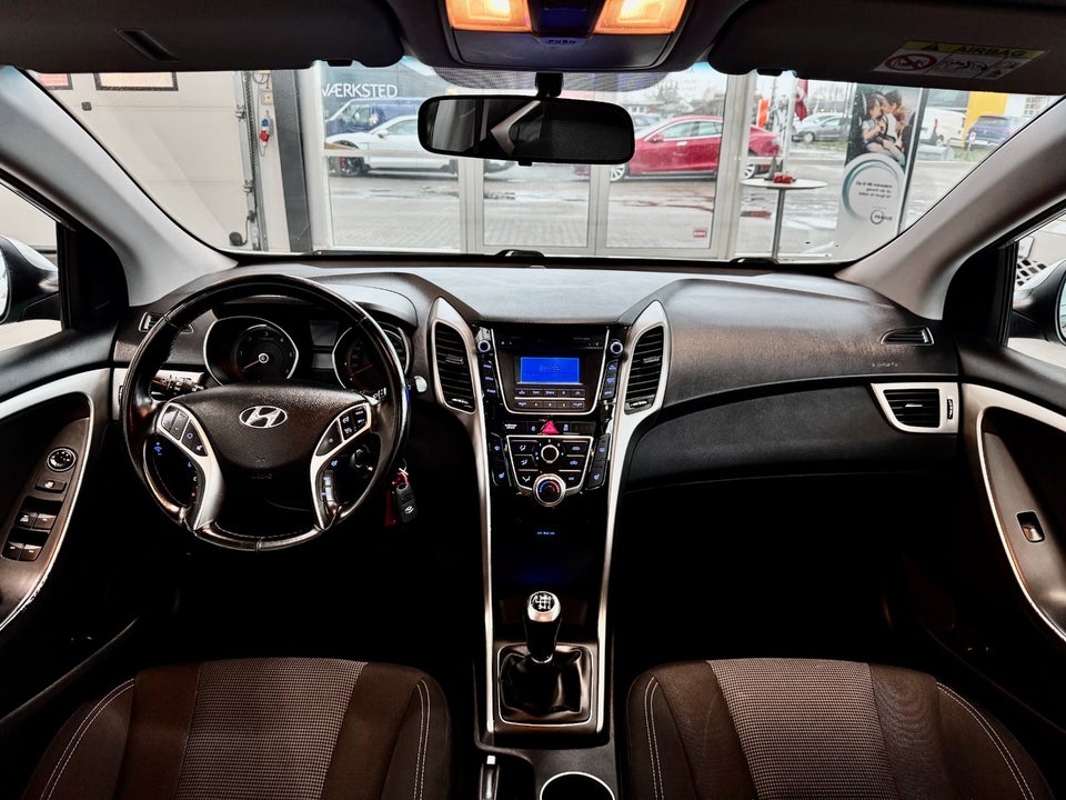 Hyundai i30 1,6 CRDi 110 XTR CW Eco 5d