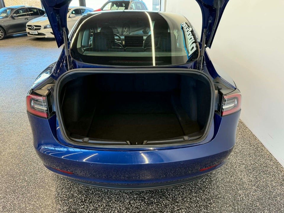 Tesla Model 3 Standard Range+ RWD 4d
