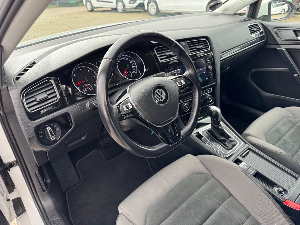 VW Golf VII 2,0 TDi 150 Highline Variant DSG Van 5d