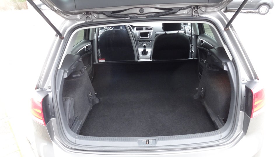 VW Golf VII 1,6 TDi 110 Trendline BM Van 5d