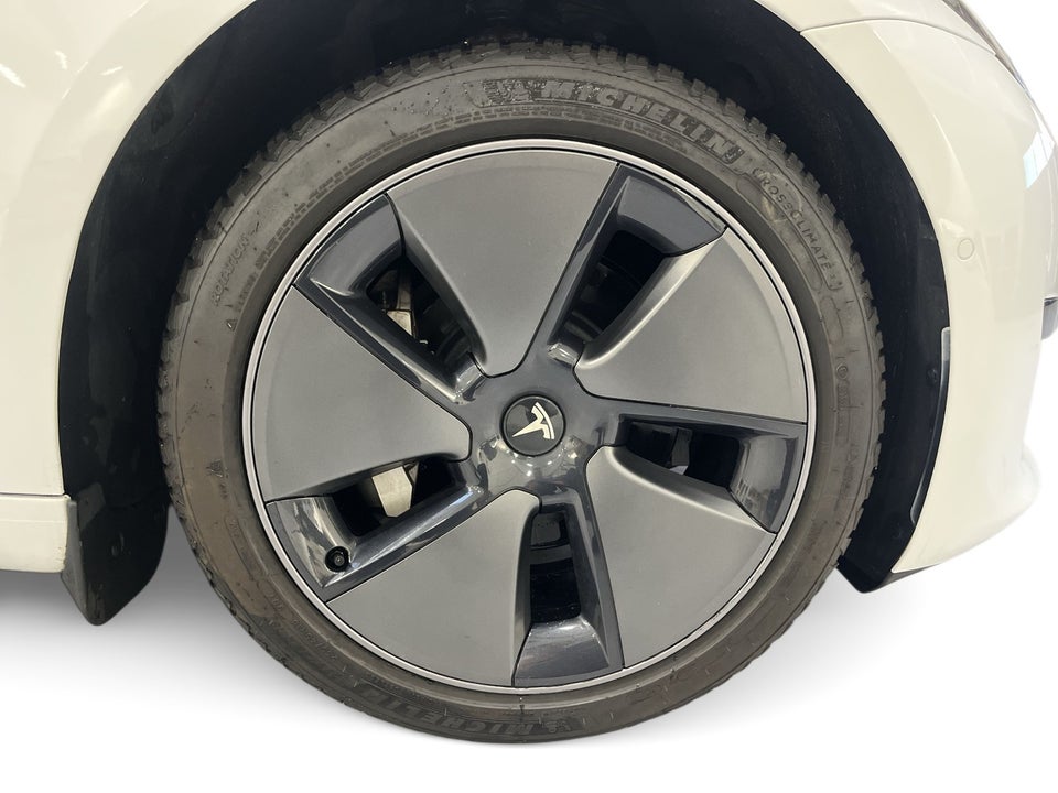 Tesla Model 3 Standard Range+ RWD 4d