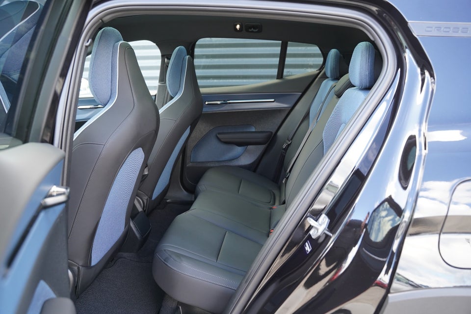 Volvo EX30 CC Twin Performance Ultra 5d